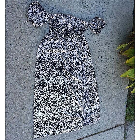 PrettyLittleThing Leopard Off Shoulder Maxi Dress w/ Thigh Slit | Size 12 - Picture 6 of 16